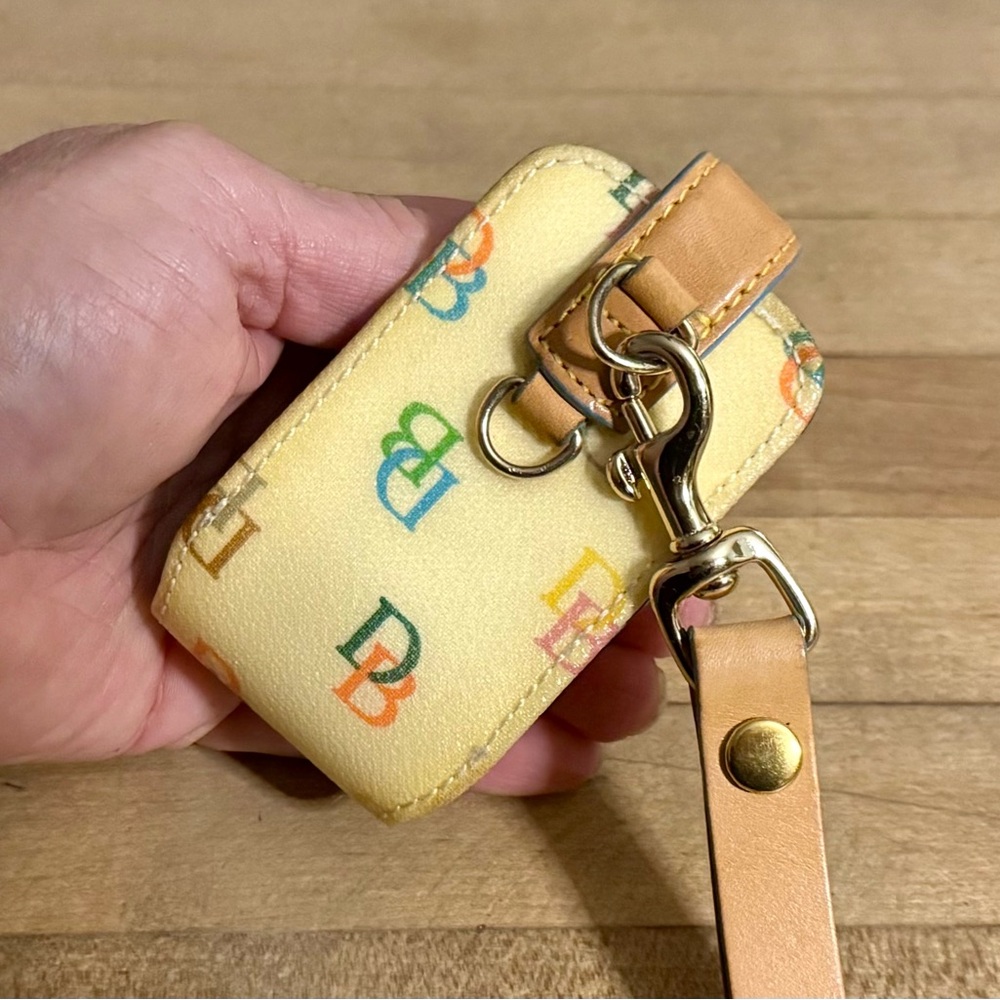 Dooney & Bourke Cream Canvas & Vachetta Leather Wristlet Phone Case - Picture 4 of 6